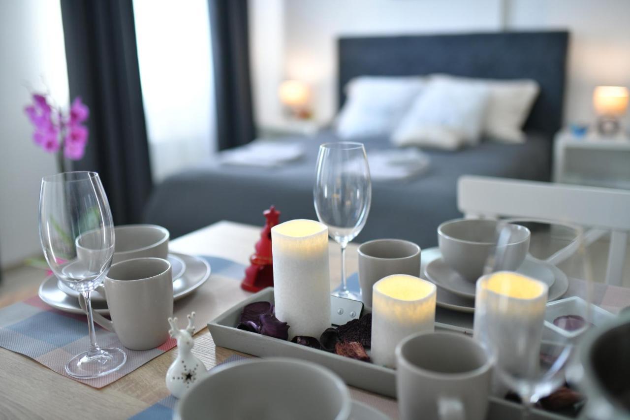 West In Apartments Cacak Luaran gambar