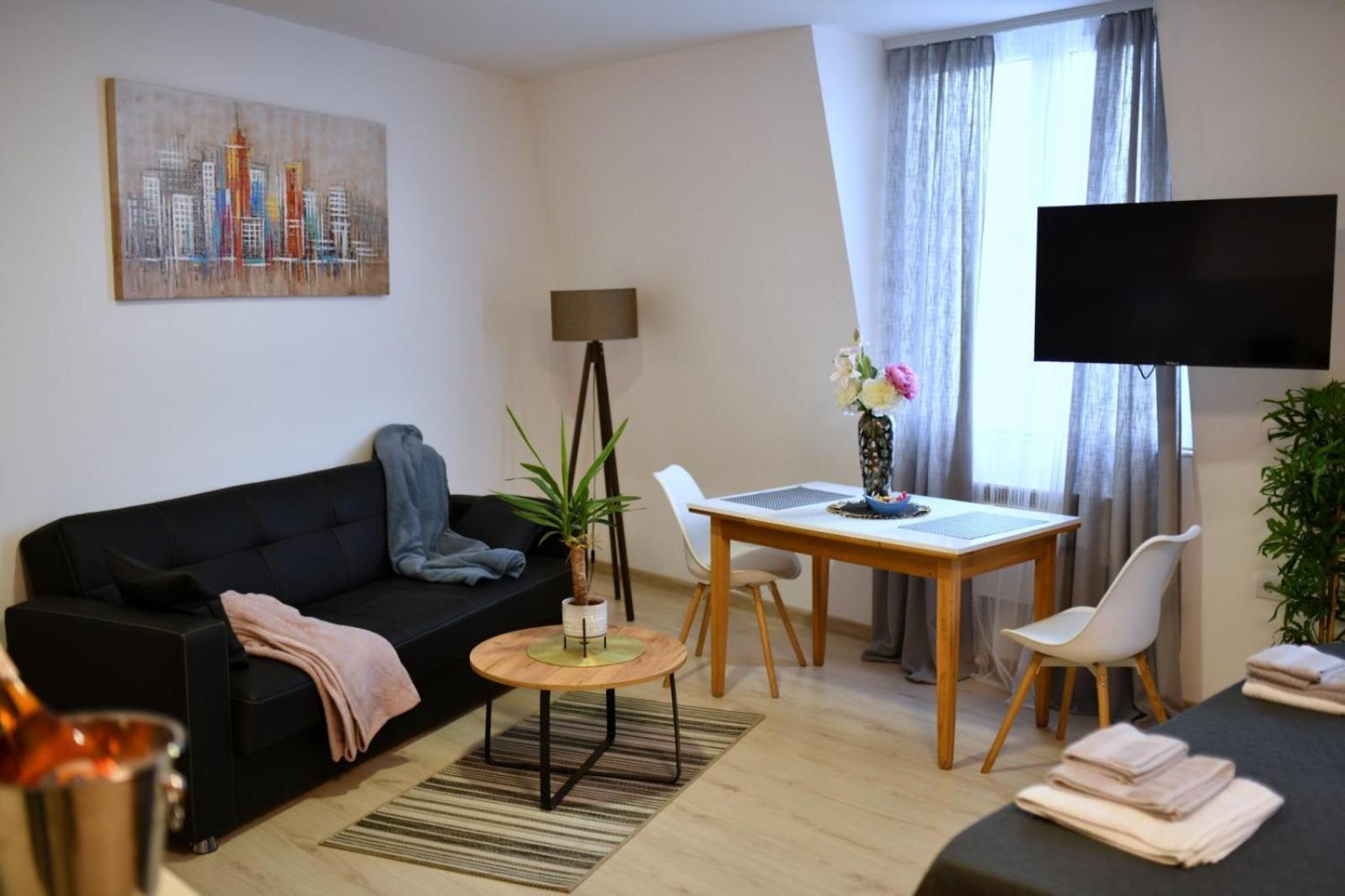 West In Apartments Cacak Luaran gambar